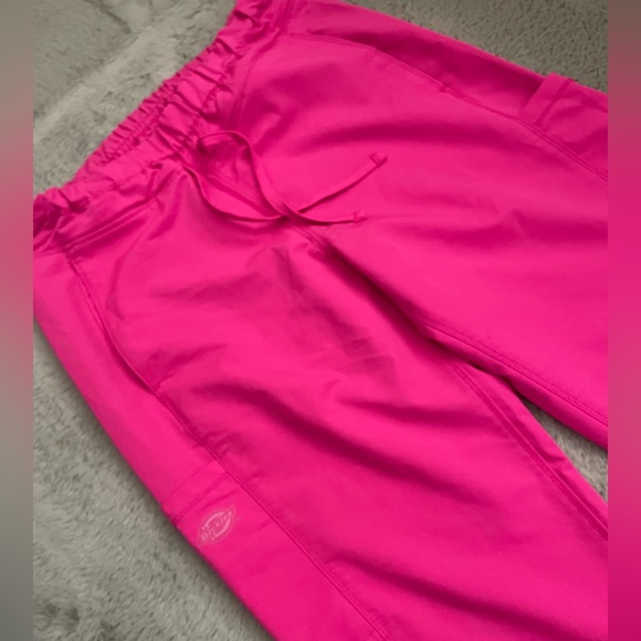 Dickies Dynamix 6 pocket Drawsting Cargo scrub pant - Picture 2 of 5